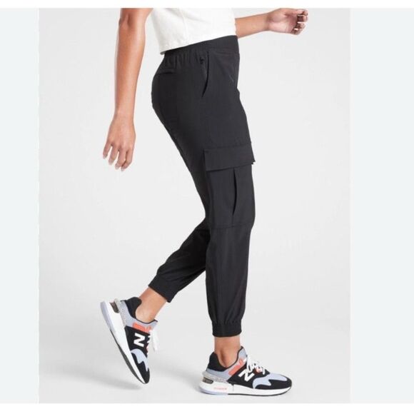 Athleta Chelsea Utility Jogger Pant 10 Black Cargo Activewear - Picture 1 of 6